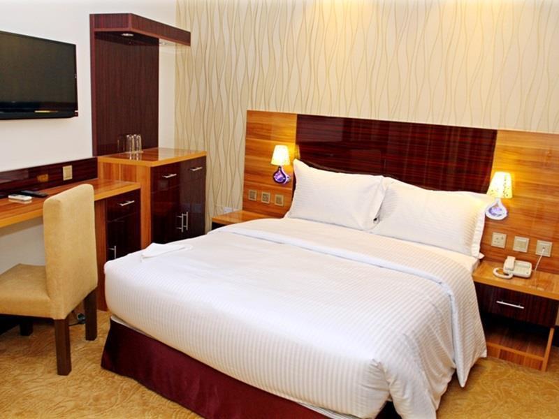 Fal Hotel L.L.C Dubai Exteriör bild